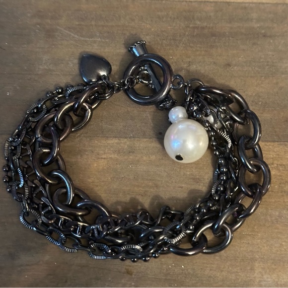 Multi chain gunmetal toggle bracelet - Picture 5 of 5